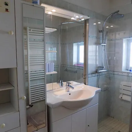 - Maison De Plain-pied Avec Jardin Clos - Quartier Residentiel Вилла Руайян