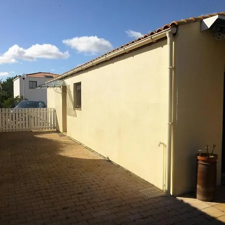 Вилла - Maison De Plain-pied Avec Jardin Clos - Quartier Residentiel *