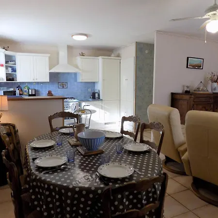- Maison De Plain-pied Avec Jardin Clos - Quartier Residentiel רויאן